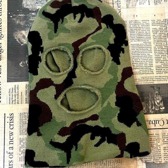 3 HOLE BALACLAVA FULL FACE WINTER SKI MASK CAMO GREEN BLACK BROWN KIDS ONE SIZE - Picture 2 of 5